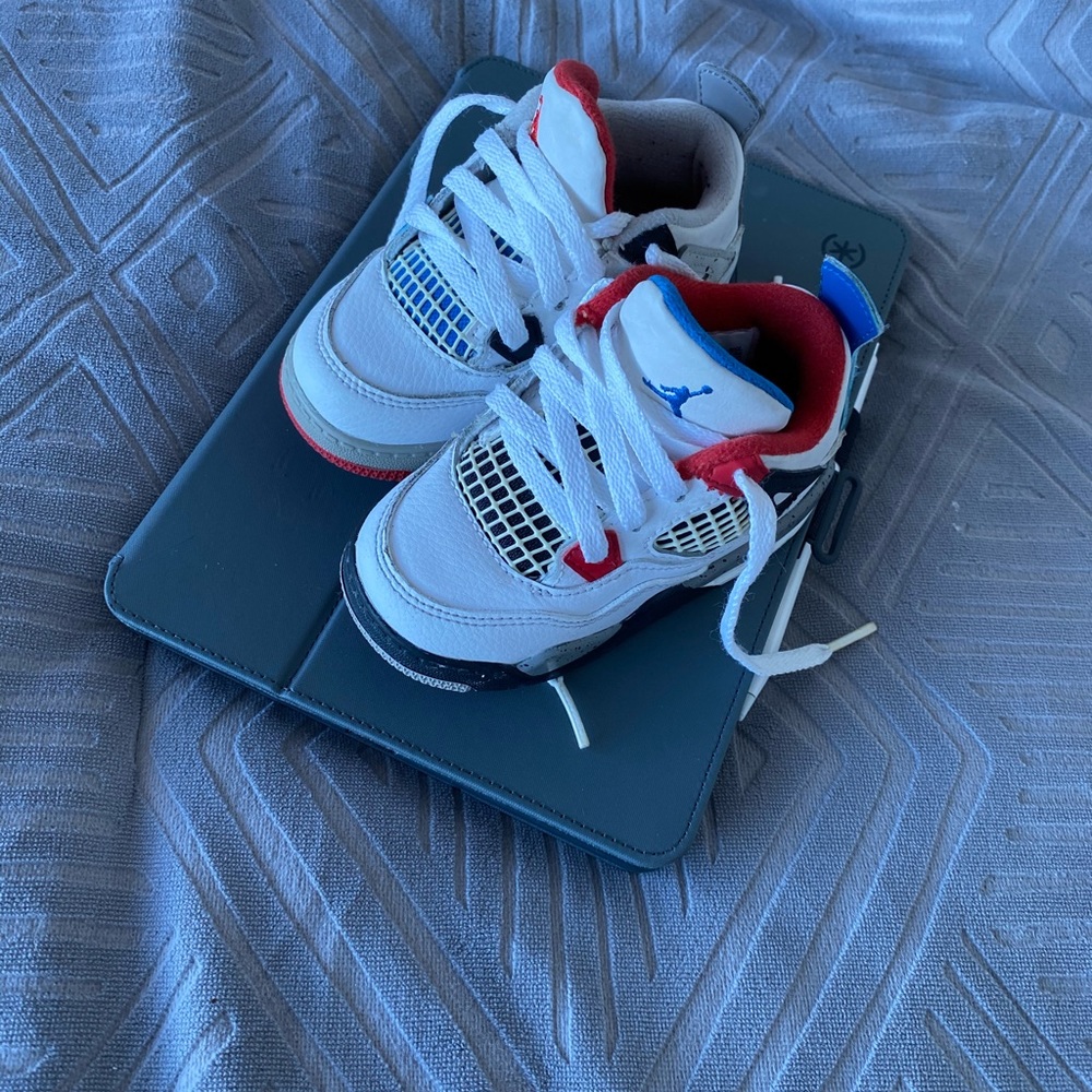 Air Jordan 4